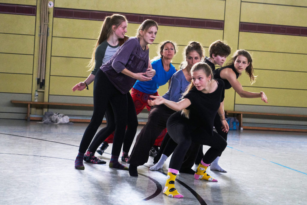Community Dance – all bodies, all ages, all levels mit Lisa Kuttner 2023